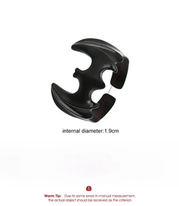 Detailed size chart showing 1.9cm inner diameter and 9.3g weight of Gothic bat wing ring