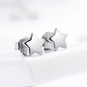 S925 Sterling Silber Stern Ohrstecker mit poliertem Finish und minimalistischem Design