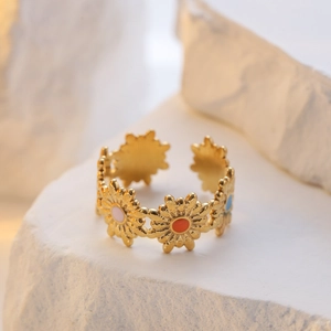 Adjustable gold plated stainless steel ring with colorful enamel daisy flowers