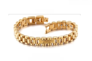 Detail of 18K gold-plated watchband link bracelet with dimensions and magnetic inserts