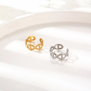 Adjustable retro textured link rings in gold and silver finish with anchor chain design