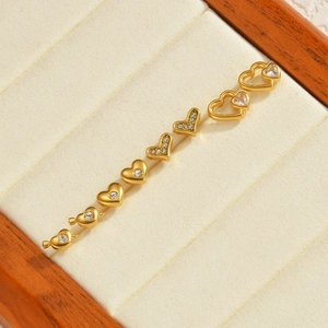 Goldene Doppel-Herzohrringe mit Zirkon-Steinen aus hochwertigem Edelstahl