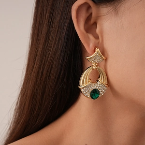 Boucles d'oreilles vintage dorées géométriques avec gemme émeraude et strass brillants