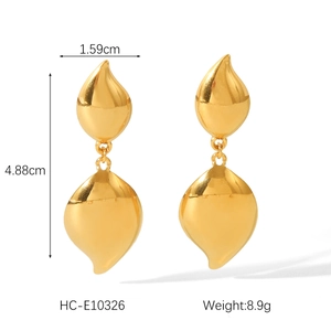 Detailed size specifications of gold teardrop earrings with dimensions and weight