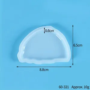 Detailed view of translucent silicone mold for DIY resin with dimensions 8.8x6.5x0.6 cm
