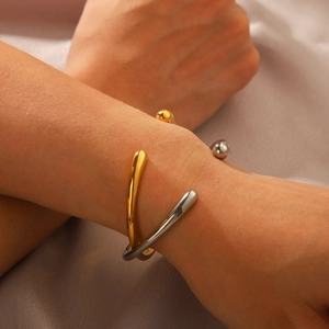 Minimalist bicolor titanium steel open cuff bracelet with gold and silver intertwining