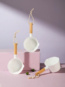 Lot de 3 louches de cuisine avec cuillère en plastique blanc et long manche en bois