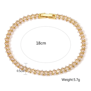 Detailansicht des Champagner-Zirkonia-Tennisarmbands mit 18cm Länge und 5,7g Gewicht