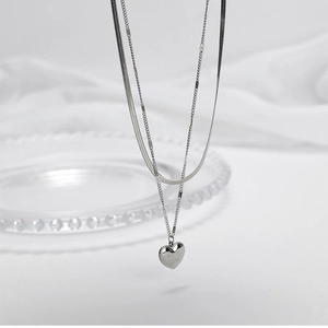 Collana a doppio strato argento con ciondolo a cuore e incisione Love You lucida