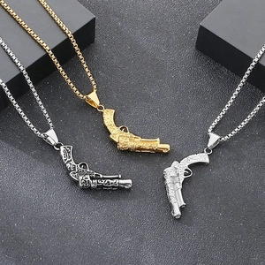 Men Retro Carved Revolver Pistol Pendant Necklace Stainless Steel Punk Street Style Jewelry