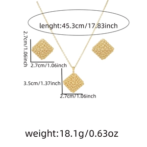 Detailed view of golden heart leaf jewelry set with exact dimensions and 18.1g weight