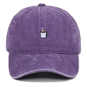 Berretto viola vintage lavato con ricamo tazza di caffè e visiera curva