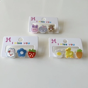 Three-piece set of cartoon mini hair claws featuring ducks, carrots and cute resin animals