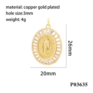 Makroaufnahme eines 26mm vergoldeten ovalen Heiligenanhängers mit Zirkonia-Inlay und Lochgröße