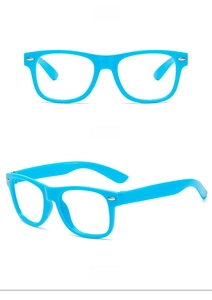 Vues de face et de côté à 45 degrés d'une monture de lunettes enfant bleu vif et légère