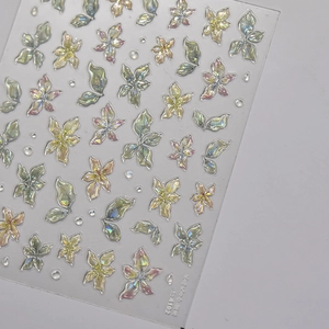 Détail de l'autocollant 3D laser pour ongles motif lys avec effet holographique nacré