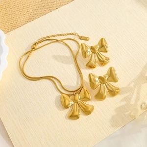 Set gioielli fiocco placcato oro 18K con collana e orecchini in acciaio inossidabile