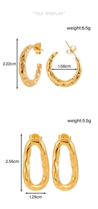 Detailed size measurement of gold hammered C-shaped and oval stainless steel earrings