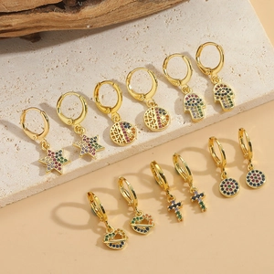 Orecchini Pendenti in Rame Placcato Oro con Zirconia per Donna Minimalisti Croce Stella Cuore Mano di Fatima Huggie