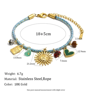 Bracelet bohème en cordon tressé bleu avec charms en acier inoxydable doré 18K