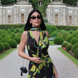 Robe longue imprimée dos nu avec col en V pour femme en motif tie-dye jaune et vert