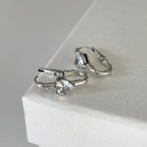 Vintage style 925 sterling silver hoop earrings with heart-shaped cubic zirconia stones