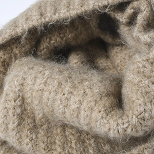 Berretto in maglia a coste marrone chiaro con calda trama in lana spessa per l'inverno