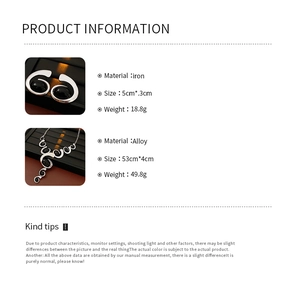 Detailed chart showing sizes and weights for silver geometric necklace and earrings set