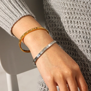 Bracelets élégants en acier inoxydable or 18 carats et argent avec motif de cœur