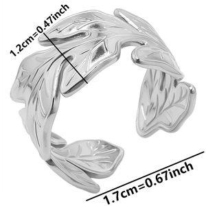 Detail view of leaf ring dimensions showing 1.2cm width and 1.7cm adjustable diameter