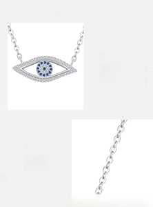 Dettaglio della collana in argento 925 con zircone blu e incastonatura pavé