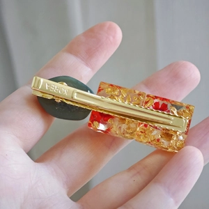 Artistic resin hair clip with dried flowers and gold leaf in Korean vintage style