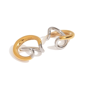 Boucles d'oreilles sculpturales modernes bicolores or et argent au design en métal