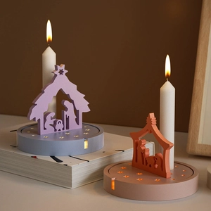Weihnachts-Kerzenhalter aus Holz mit Krippenmotiv und sternförmigen Ausschnitten