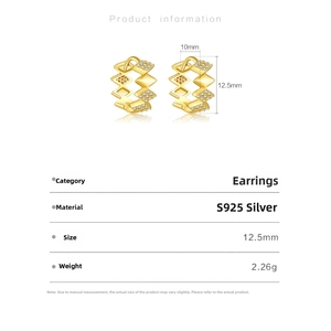 Detail view of 925 silver geometric hoop earrings with dimensions and specifications