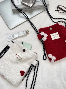 Women Plush Crossbody Bag Lamb Wool Flower Heart Pattern Small Phone Pouch Casual Daily Bag With Woven Rope Strap