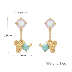 Detailed view of mouse shaped gold earrings with size measurements of 6mm, 9mm and 19mm