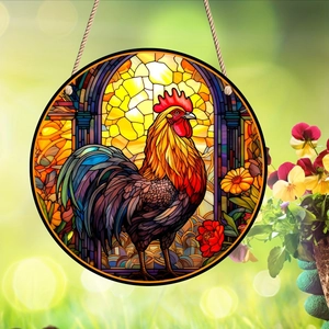 Détail d'un pendentif de voiture rond en acrylique avec motif de coq coloré et ficelle
