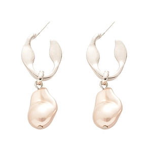 Boucles d'oreilles créoles géométriques baroques avec perles de culture vintage