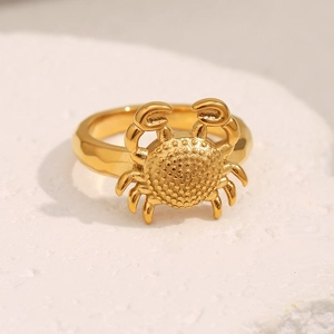 Unique 18K gold plated stainless steel crab ring with realistic ocean animal design