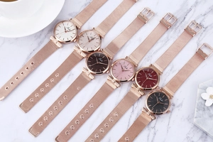 Montres à quartz élégantes en maille or rose avec six couleurs de cadran variées