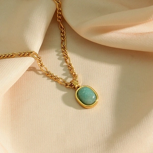Collier Pendentif en Amazonite Acier Inoxydable pour Femme Chaîne Figaro Plaqué Or Collier Pierre Naturelle Bijoux Quotidien