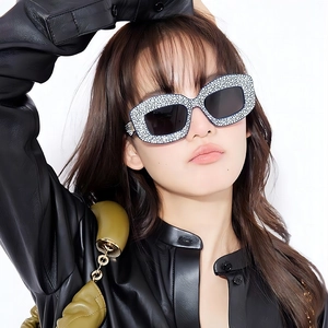 Cat Eye Rhinestone Sunglasses UV400 Protection Fashion Retro Glamorous Party Vacation Eyewear For Women Men