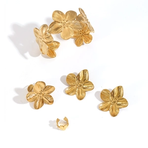 5-piece gold floral jewelry set with stainless steel flower ring earrings and bracelet