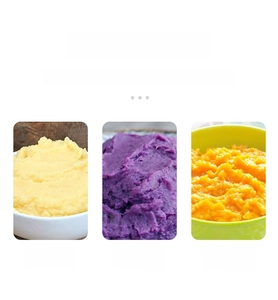 Purée de pommes de terre, igname et citrouille préparée avec un presse-purée