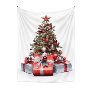 Dettaglio della stampa digitale sull'arazzo da parete con albero di Natale e regali