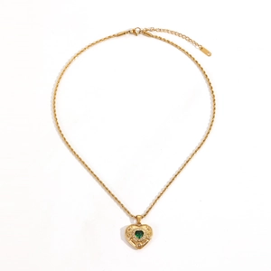 Collier vintage doré à chaîne torsadée avec pendentif cœur vert et cristaux brillants