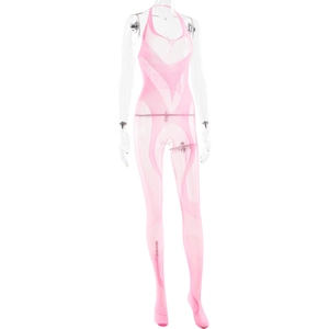 Gedetailleerd zicht op roze mesh bodysuit met opengewerkte patronen op een mannequin