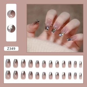 Detail of pink cat eye press-on nails set with 24pcs glitters and geometric patterns