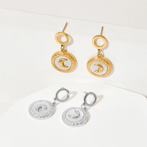 Französische Vintage-Ohrhänger mit Mondsichel-Relief aus Muschel in Gold und Silber